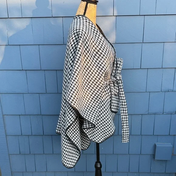 Black and White Houndstooth Wrap Poncho belted convertible soft - Picture 5 of 12